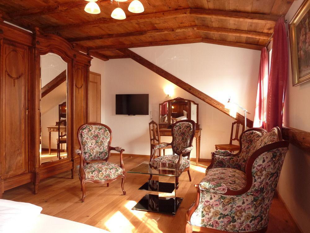 Historisches Genusshotel Loewen 쇼프하임 외부 사진