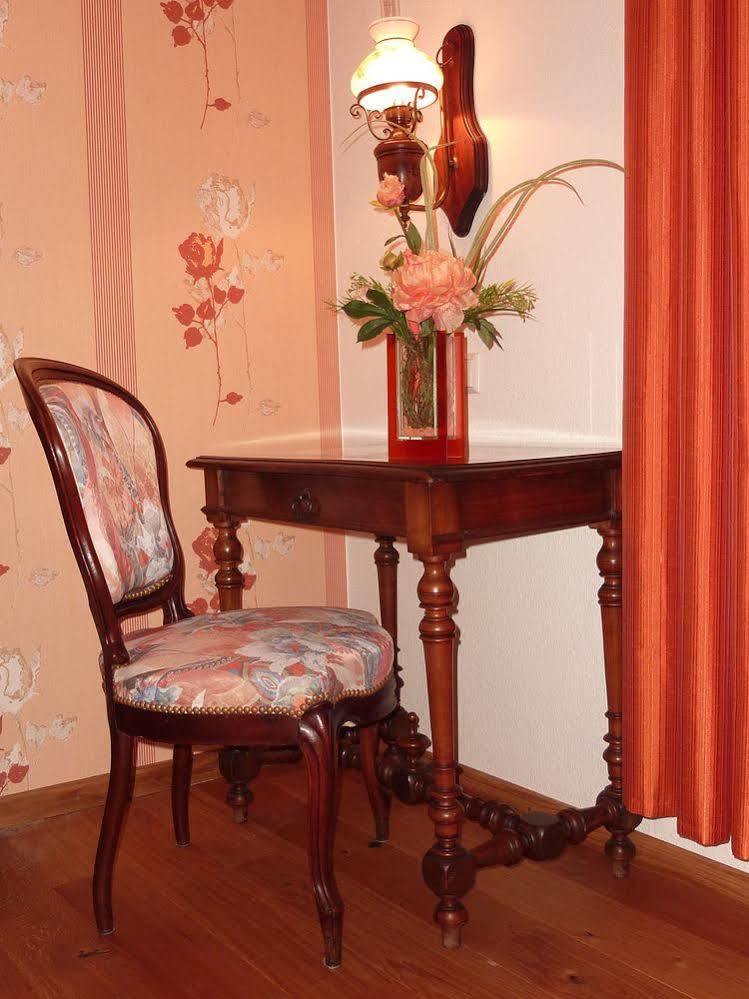 Historisches Genusshotel Loewen 쇼프하임 외부 사진