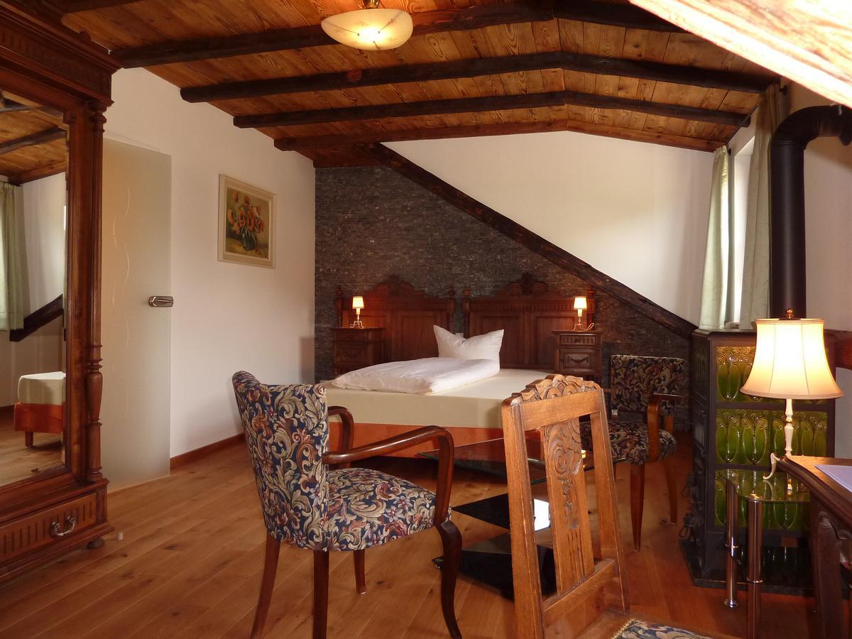 Historisches Genusshotel Loewen 쇼프하임 외부 사진