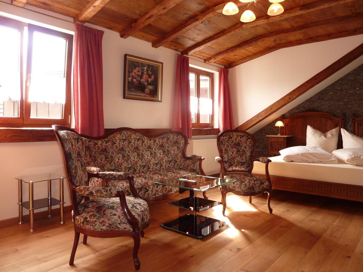 Historisches Genusshotel Loewen 쇼프하임 외부 사진
