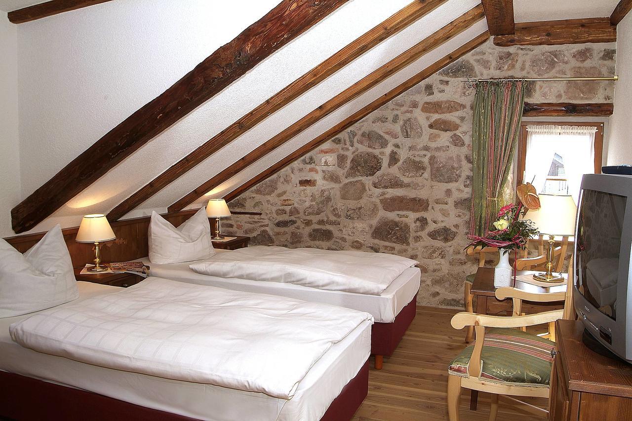 Historisches Genusshotel Loewen 쇼프하임 외부 사진