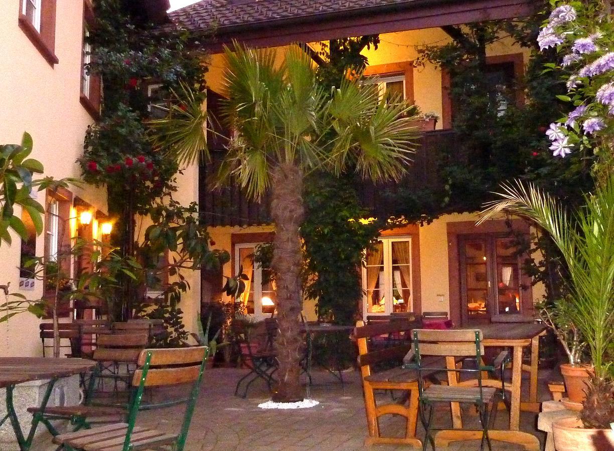 Historisches Genusshotel Loewen 쇼프하임 외부 사진