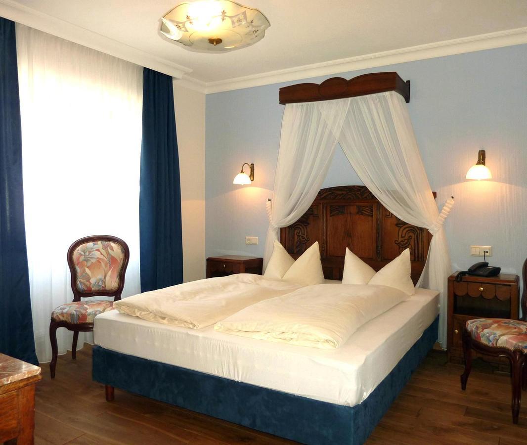 Historisches Genusshotel Loewen 쇼프하임 외부 사진