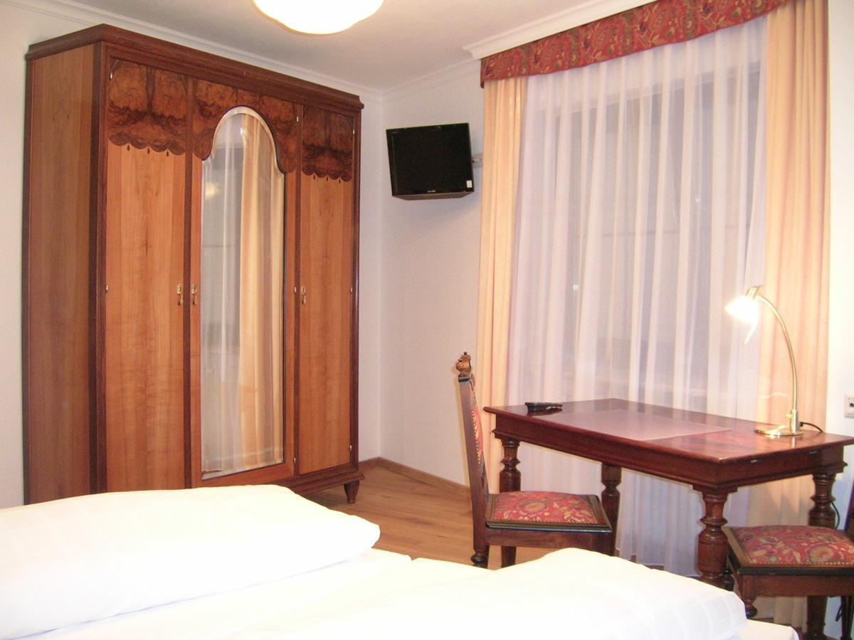 Historisches Genusshotel Loewen 쇼프하임 외부 사진
