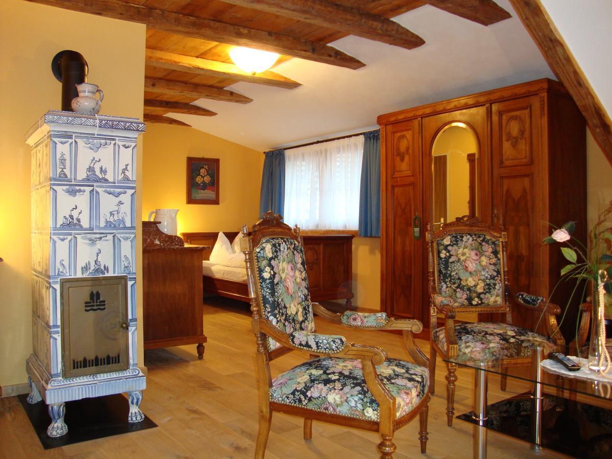 Historisches Genusshotel Loewen 쇼프하임 외부 사진