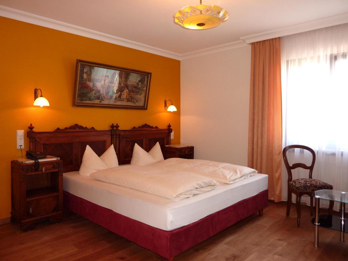 Historisches Genusshotel Loewen 쇼프하임 외부 사진