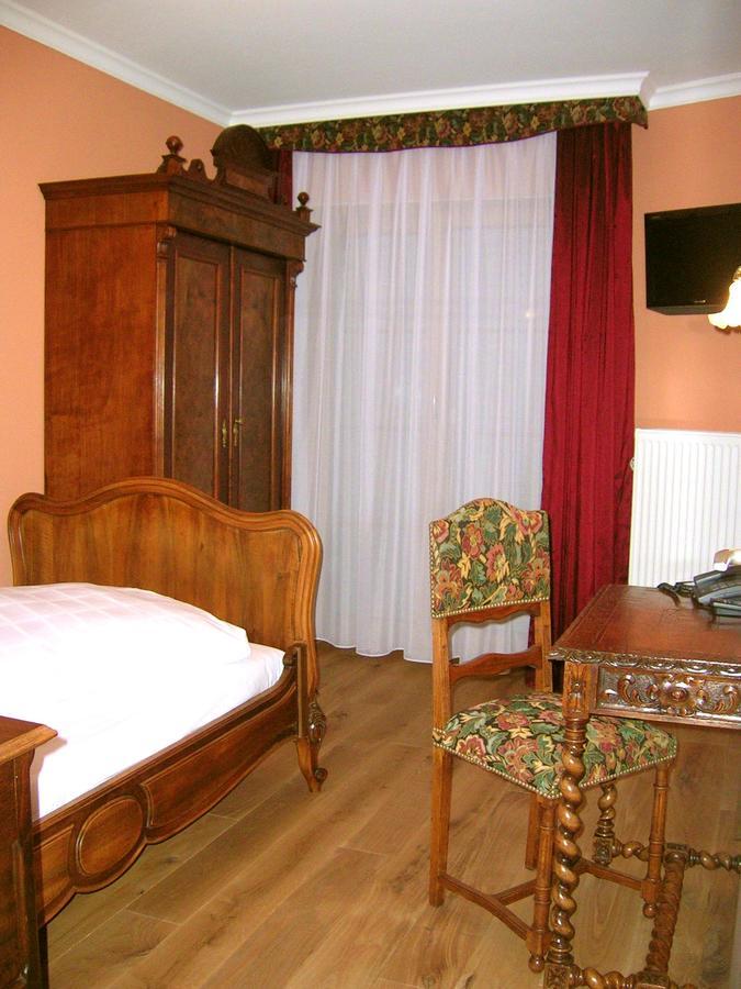 Historisches Genusshotel Loewen 쇼프하임 외부 사진