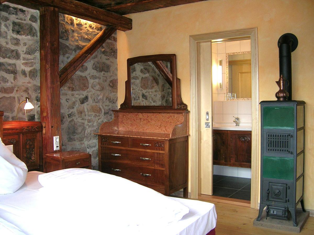 Historisches Genusshotel Loewen 쇼프하임 외부 사진
